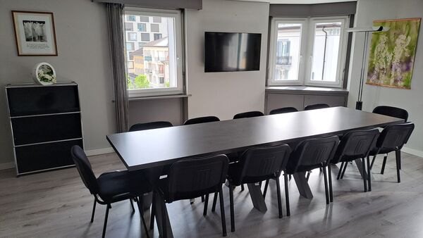 Salle de réunion de l’agence Alliance Immobilière Romande à Martigny