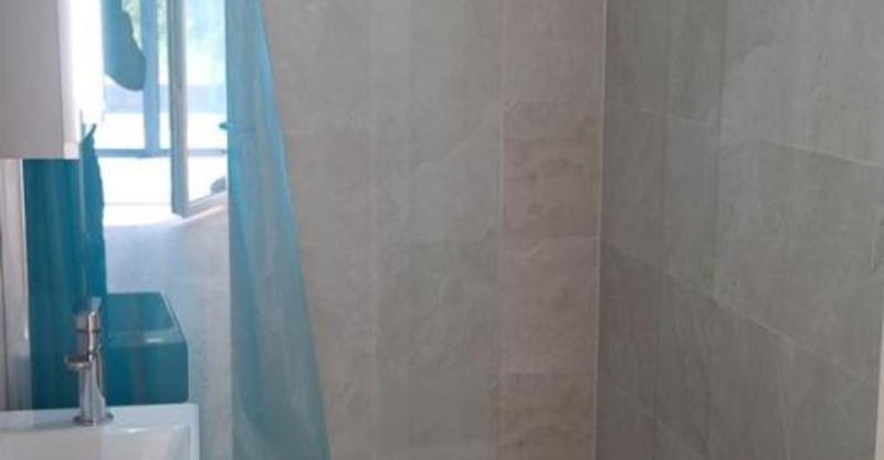 Appartement de 2 pièces avec véranda en plein centre – photo 5